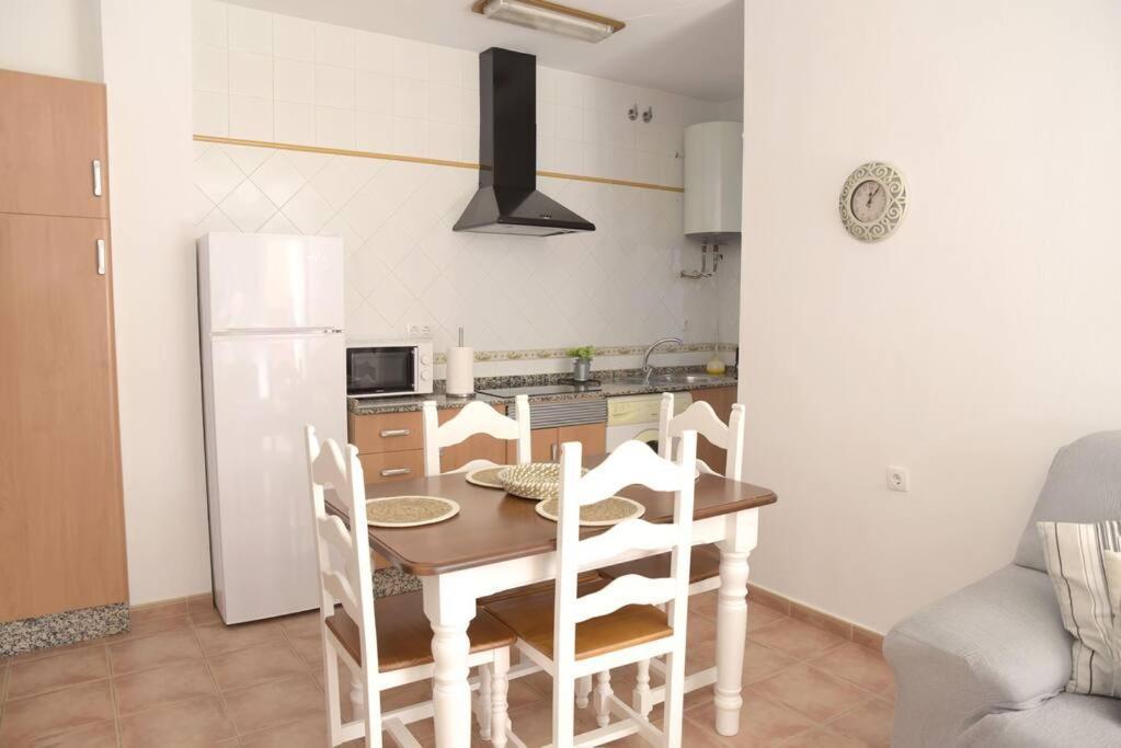 Apartamento Elena - Solo Familias Y Parejas Conil De La Frontera Exterior foto