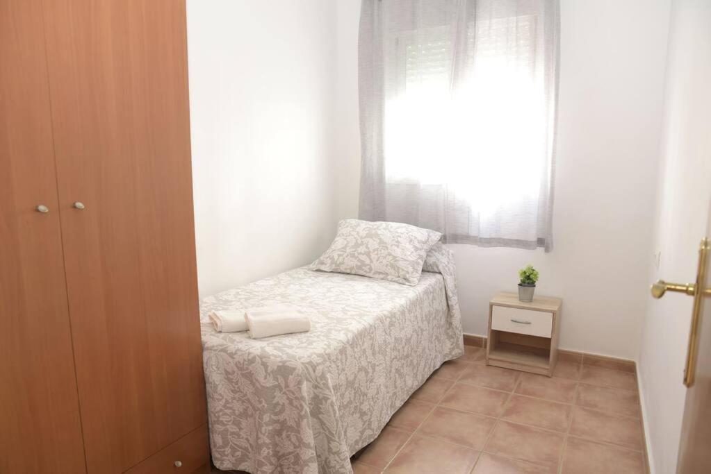 Apartamento Elena - Solo Familias Y Parejas Conil De La Frontera Exterior foto
