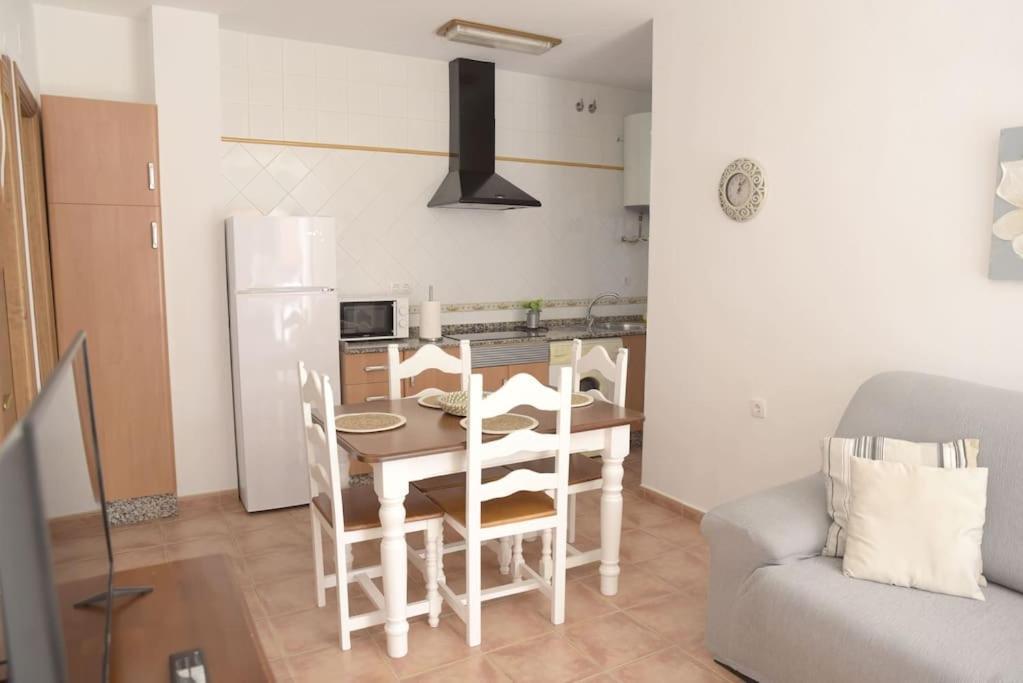Apartamento Elena - Solo Familias Y Parejas Conil De La Frontera Exterior foto